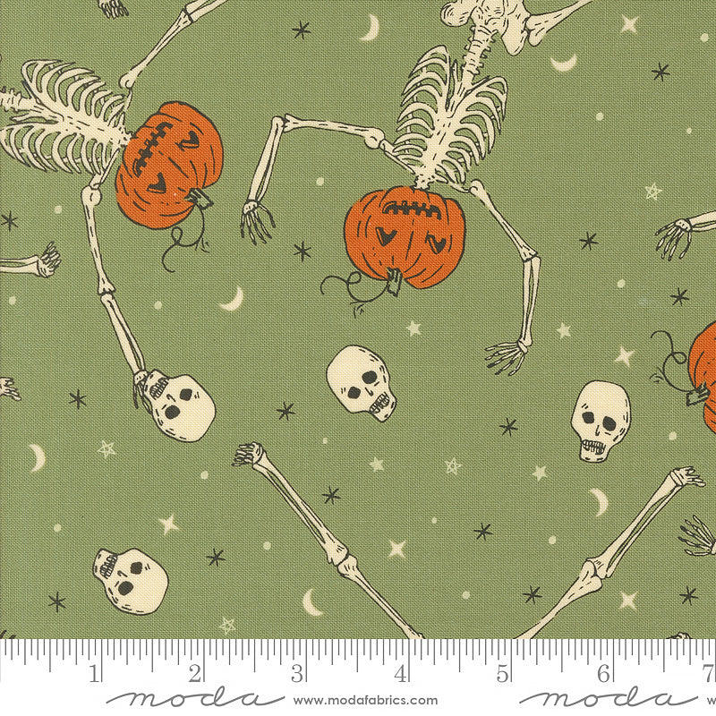 Home Sweet Haunt Skeleton Pumpkins Moss